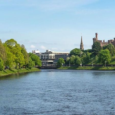 Hedgefield House - Serene Top Floor Flat Inverness Extérieur photo