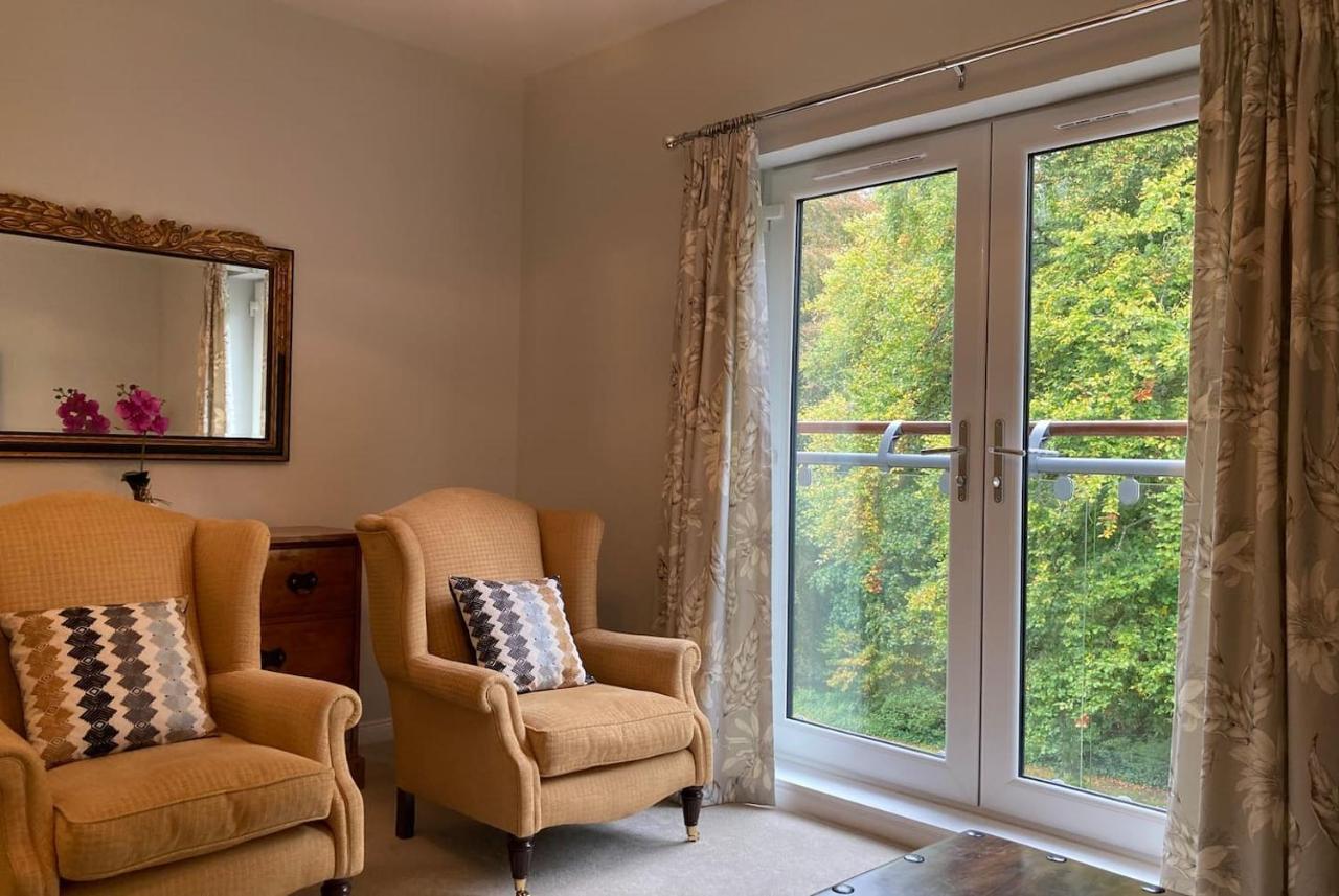 Hedgefield House - Serene Top Floor Flat Inverness Extérieur photo