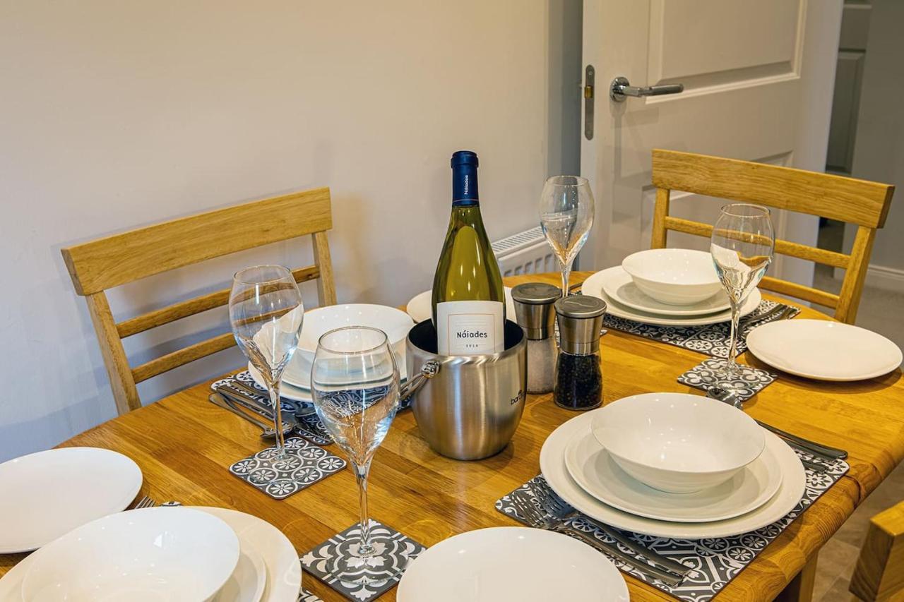 Hedgefield House - Serene Top Floor Flat Inverness Extérieur photo