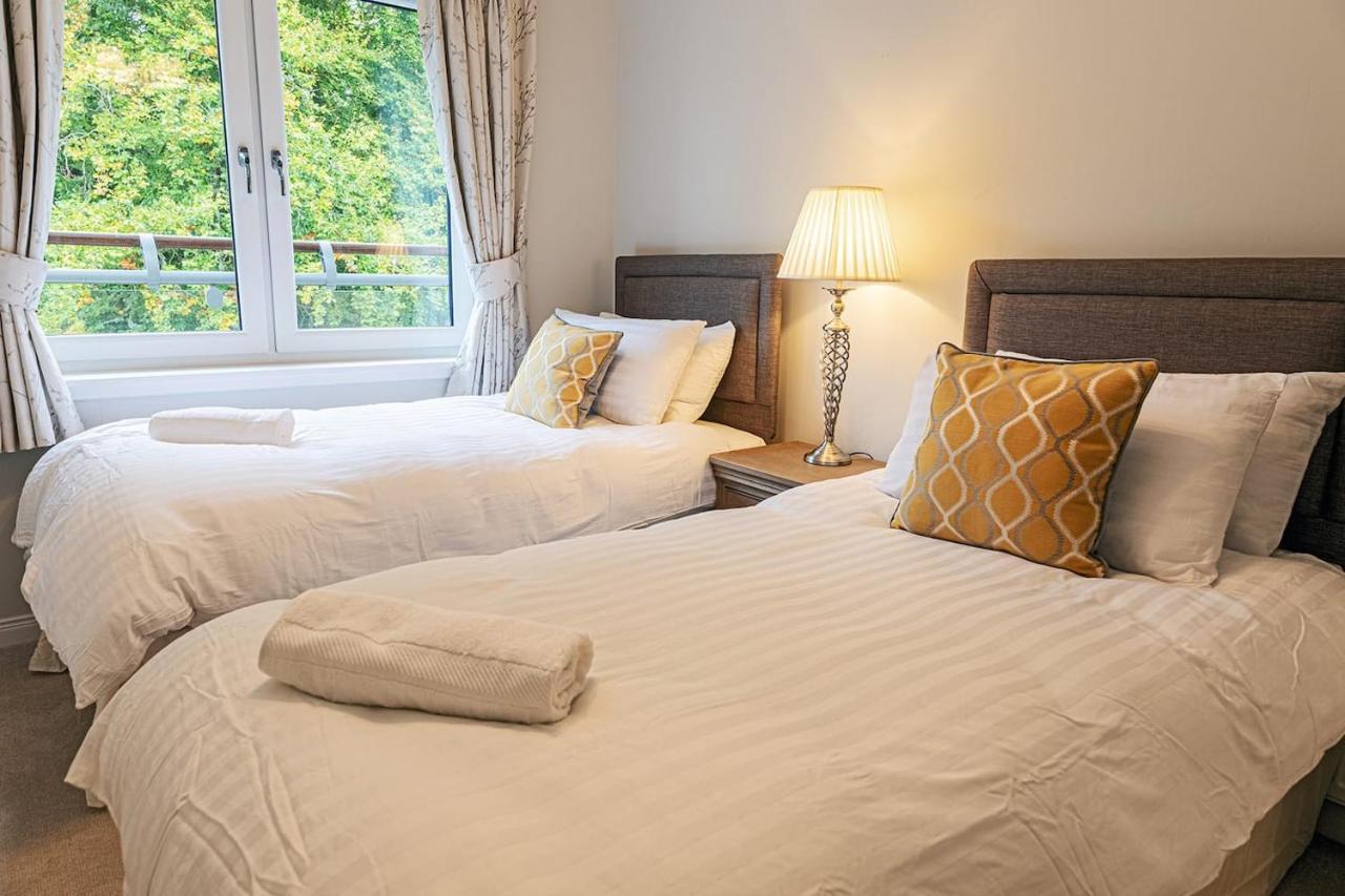 Hedgefield House - Serene Top Floor Flat Inverness Extérieur photo