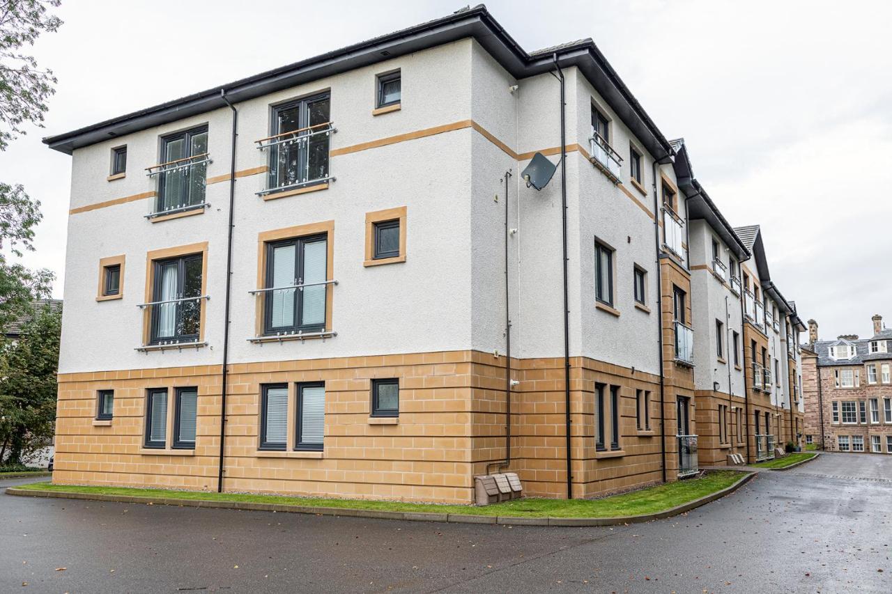 Hedgefield House - Serene Top Floor Flat Inverness Extérieur photo